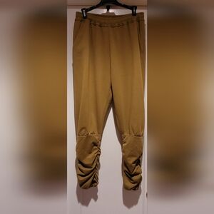 NWOT FREE PEOPLE]] MOVEMENT Olive Jogger Sweat Pants